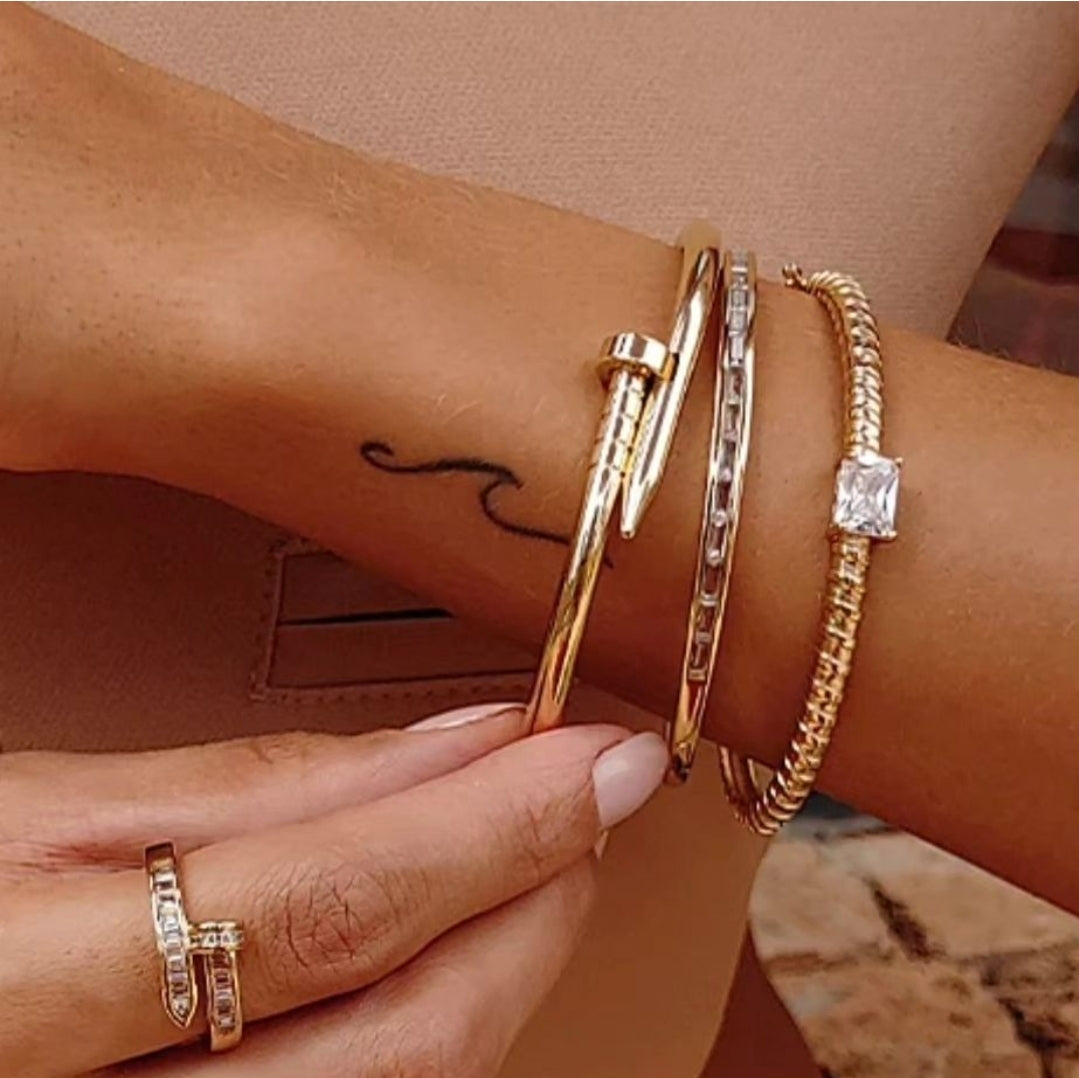 Bracelete prego/Nail bracelet